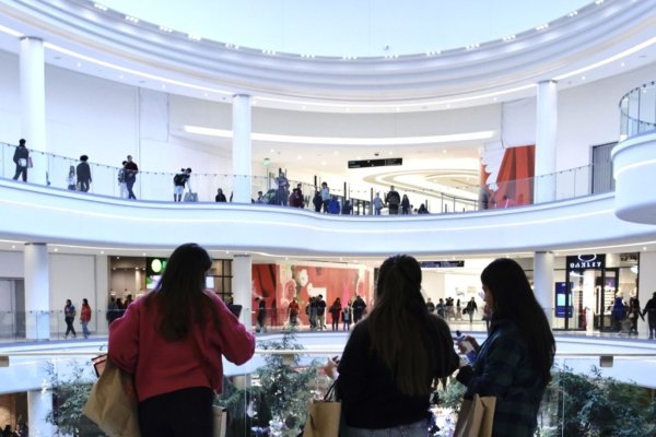 <p>El PIB de EEUU se expande a una tasa revisada del 3% gracias a un consumidor resiliente</p>