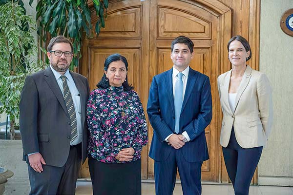 <p>Los integrantes del CFA: Jorge Rodríguez, Pamela Guzmán, Hermann González y Jeannette von Wolfersdorff.</p>