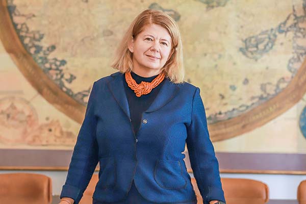 Embajadora de Italia en Chile: “Hubo una diferencia de trato con respecto a otras empresas que se encontraron en la misma situación que Enel Distribución"