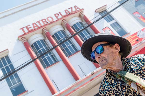 Empresario Francisco Leyton dona el Teatro Plaza de Talagante