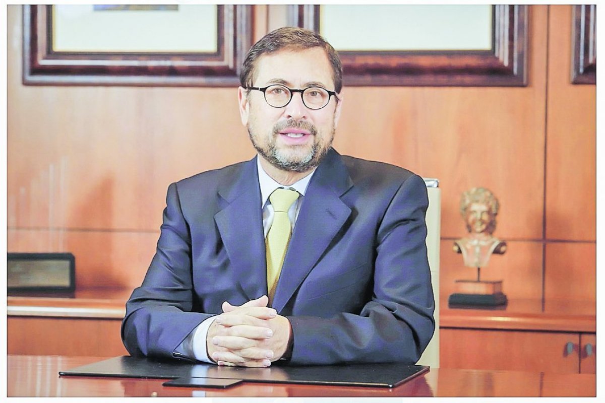 <p>Francisco Pérez Mackenna en modo avatar con IA</p>