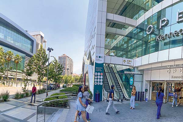 El impulso de la compra de Open Kennedy al momento expectante de Parque Arauco