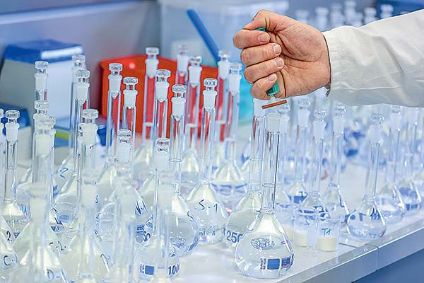 <p>Multinacional alemana vende filial de laboratorios chilena a grupo peruano Medifarma</p>