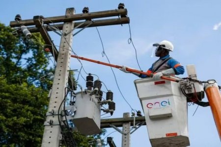 Italiana Enel deja a cinco barrios de São Paulo a oscuras, a semanas de apagones en Chile
