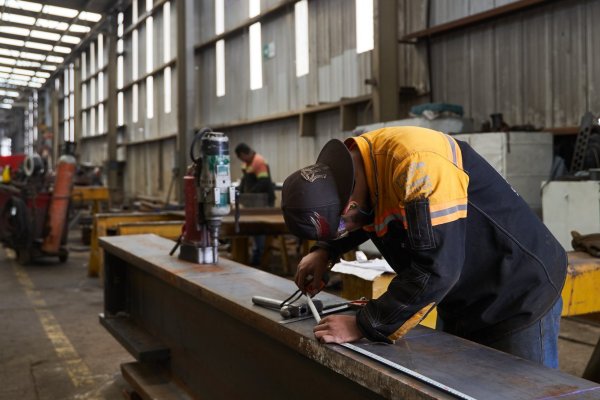 <p>Actividad manufacturera en Estados Unidos se contrajo por quinto mes consecutivo en agosto</p>