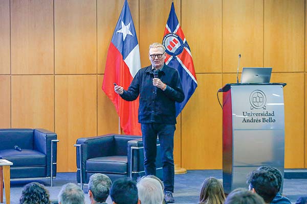 <p>El autor de “Por qué fracasan los países” destacó en su charla los avances que ha tenido Chile.</p>