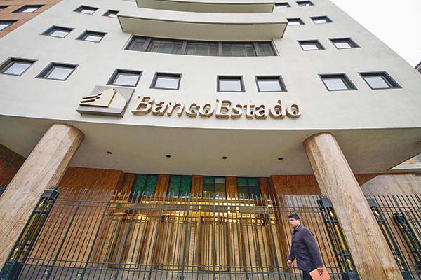 <p>BancoEstado presenta denuncia tras pérdida de $6.100 millones por manipulación de uno de sus sistemas informáticos</p>
