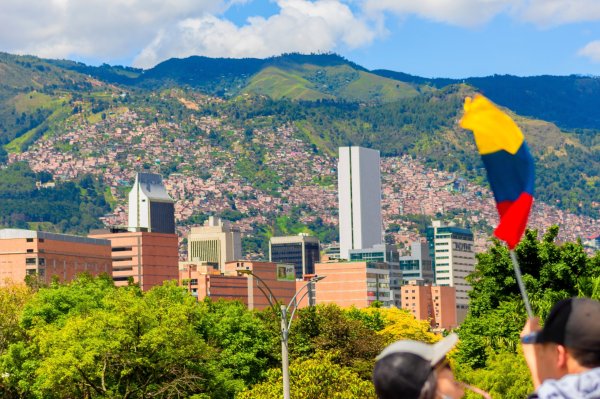 <p>Araya & Cia abre nueva oficina en Colombia</p>