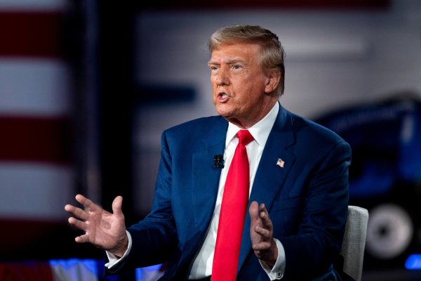 Trump promete recortar impuesto corporativo a 15% y encargar a Elon Musk una auditoría completa al gobierno