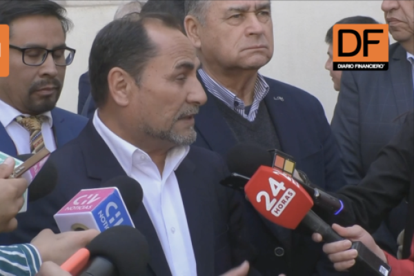 <p>Ahora en DF | Alcaldes del norte se reúnen en La Moneda para abordar crisis migratoria y piden acelerar inversiones para el control de la delincuencia</p>