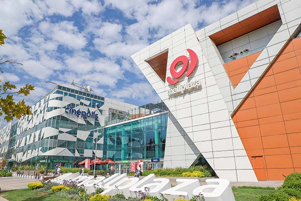 Ex subcontratistas de Mall Plaza acusan estafa e impagos en pologastronómico de La Florida