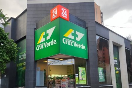 Cruz Verde lanzó red de farmacias 24 horas en más de 50 sucursales de Colombia