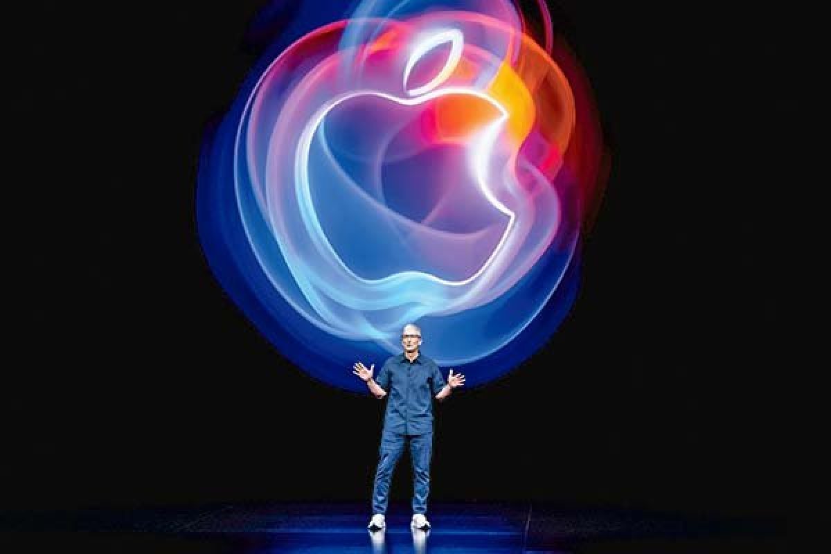 <p>El CEO de Apple, Tim Cook, durante la presentación del nuevo iPhone, AirPods y relojes de la compañía. Foto: Bloomberg</p>