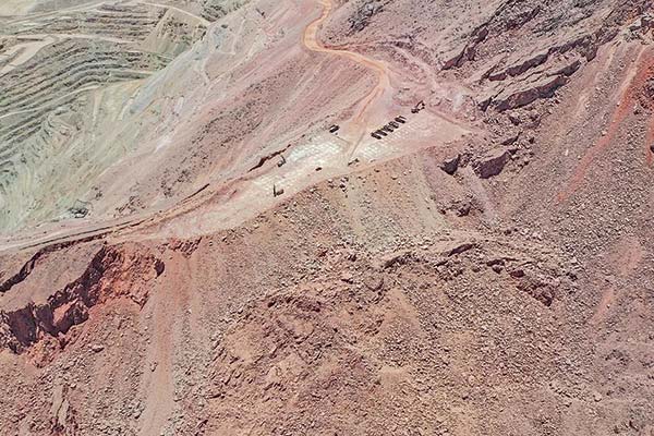 <p>En 90 minutos Corte Suprema resolvió causa de 300 páginas e hizo que Codelco pagara $ 11.700 millones a Consorcio Belaz-Movitec</p>