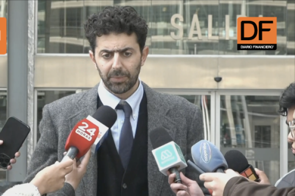 <p>Ahora en DF | Abogado de Rodrigo Topelberg tras regreso a prisión preventiva: “Estamos evaluando distintas alternativas”</p>