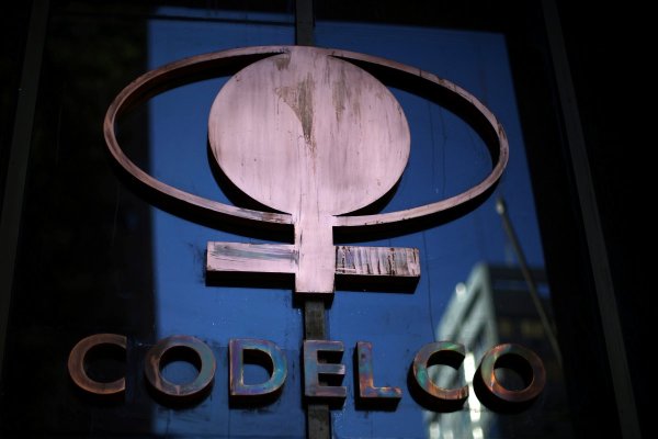 Producción de Codelco volvió a caer en julio mientras que la de Escondida se disparó, según cifras de Cochilco