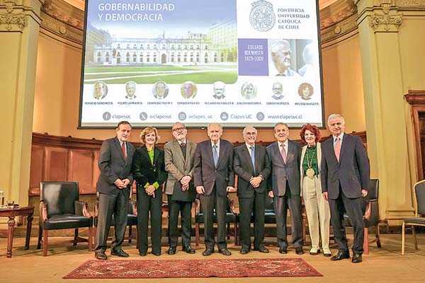 Frei llama a revivir la política de los acuerdos y afirma que urge modificar el sistema político para que el país funcione