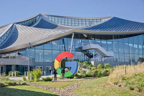 <p>Google obtuvo aprobación en 2020, pero enfrentó la oposición de las comunidades por el uso del agua. Foto: Bloomberg</p>