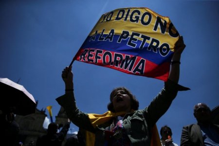 OCDE dice que reformas tributarias frecuentes y fragmentadas aumentan la incertidumbre en Colombia