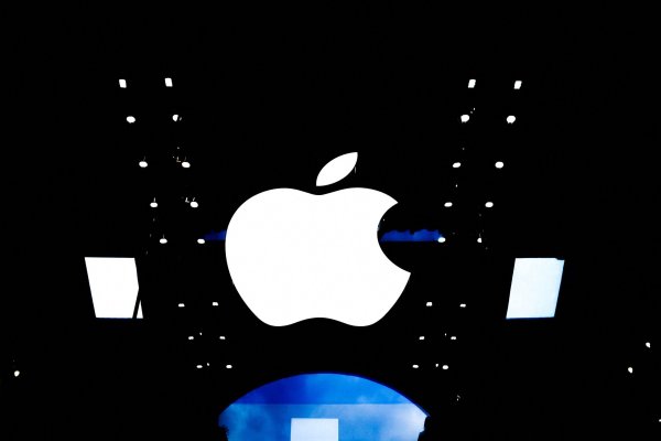 Apple recibe advertencia de la UE para que abra el sistema operativo de iPhone