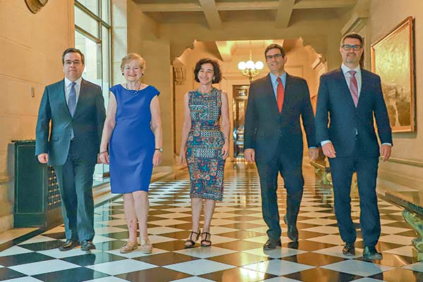 Mercado ve al Banco Central con más margen para bajar tasa tras paso de la Fed, pero no sabe si lo tomará