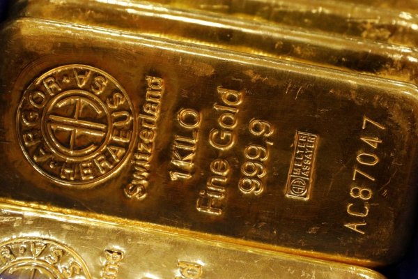 Oro marca nuevo récord animado un cóctel de factores económicos y geopolíticos