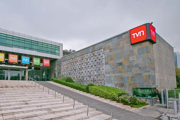 <p>Por un voto de diferencia, el proyecto de financiamiento de US$ 30 millones para TVN logra pasar la primera valla en la Cámara de Diputados</p>