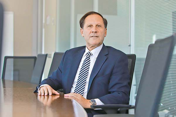 CEO de Antofagasta: No pedimos que se bajen los estándares, pero que el proceso de permisos sea más eficaz