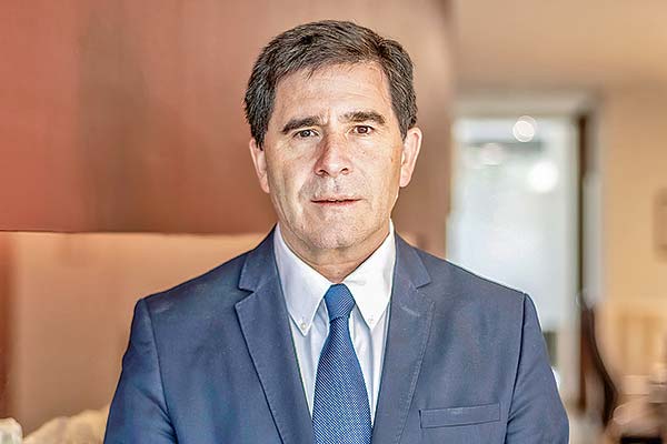 <p>Ricardo Irarrázabal, exdirector ejecutivo del SEA y académico de la PUC.</p>