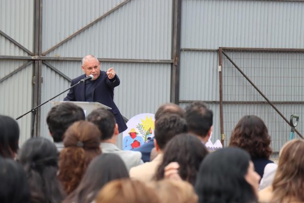<p>El gobernador de Valparaíso, Rodrigo Mundaca, lidera la asociación que reúne a sus pares del país.</p>