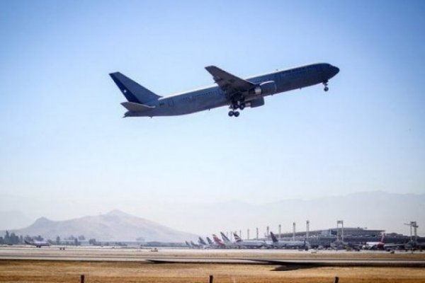 Aerolíneas estadounidenses cancelan más de 1.000 vuelos debido al huracán Helene