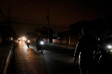 Ecuador: apagones e incendios dejan al país en emergencia crítica y las pérdidas alcanzan los US$ 100 millones por cada corte