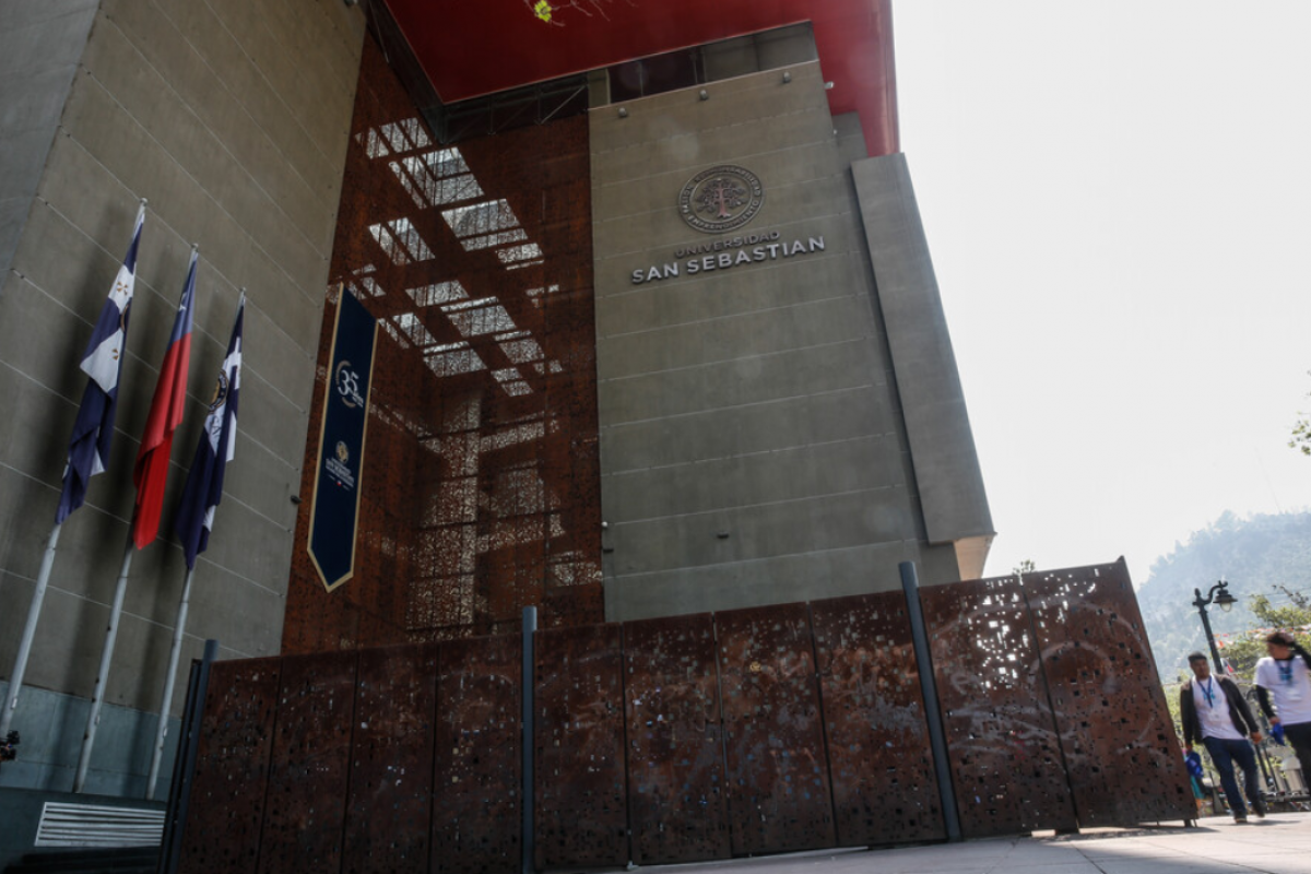 <p>¿Quiénes son los dueños de la Universidad San Sebastián?</p>