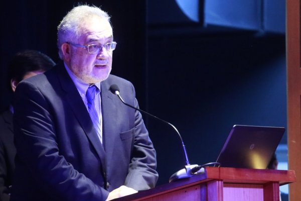 El rector Lavados rompe el silencio: anuncia estudio de acciones legales y defiende papel de Cubillos como académica en la USS