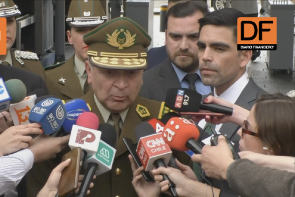 <p>Ahora en DF | Ricardo Yáñez renuncia a Carabineros ad portas de su formalización el próximo 1 de octubre</p>