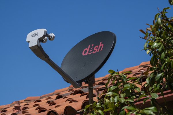 <p>DirecTV y Dish acuerdan fusionarse para crear al mayor proveedor de TV paga de Estados Unidos</p>