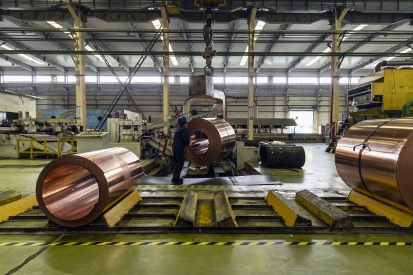 <p>Actividad fabril en China vuelve a contraerse en septiembre, mientras que el sector de los servicios se desacelera</p>