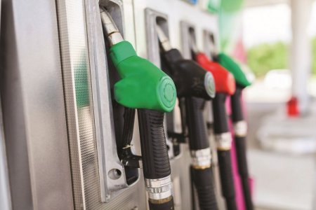 Presidente de YPF confirmó que va a bajar el precio de la gasolina en Argentina