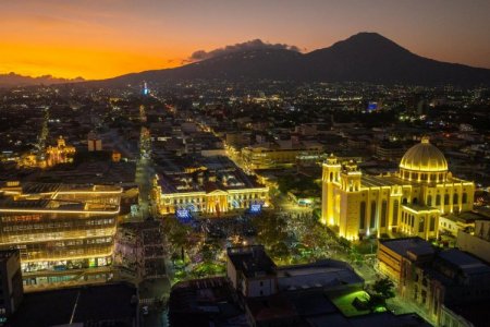El Salvador se convirtió en el epicentro de las inversiones de las empresas de Colombia