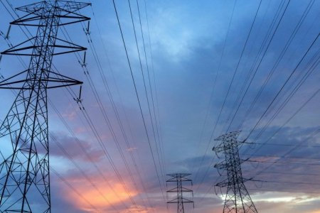Regulador de Colombia activa la generación de energía térmica para evitar el desabastecimiento eléctrico