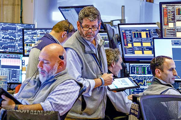 Tensión bélica en Medio Oriente dispara precio del petróleo y golpea a las bolsas