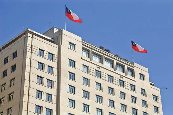 Gobierno de Chile expresa su “enérgica condena” al ataque de Irán a Israel y llama a un cese del fuego