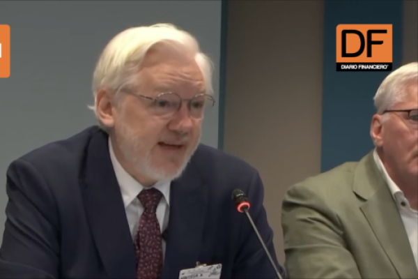 <p>Ahora en DF | Assange rompe el silencio y denuncia ante el Consejo de Europa que solo es "culpable de hacer periodismo"</p>