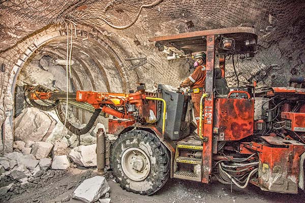<p>Tras un agosto más bajo de lo esperado, mercado se alinea con un PIB que crecería 2,5% este año</p>