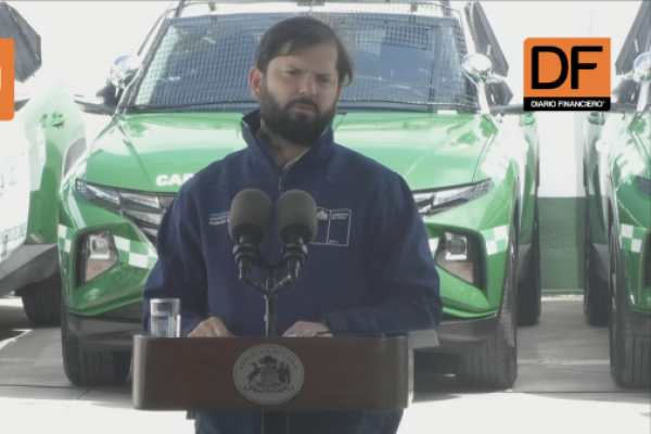 <p>Ahora en DF | Boric por críticas de la oposición sobre el manejo de crisis de seguridad: “Los que quieren peleas chicas, que lo hagan entre ellos”</p>