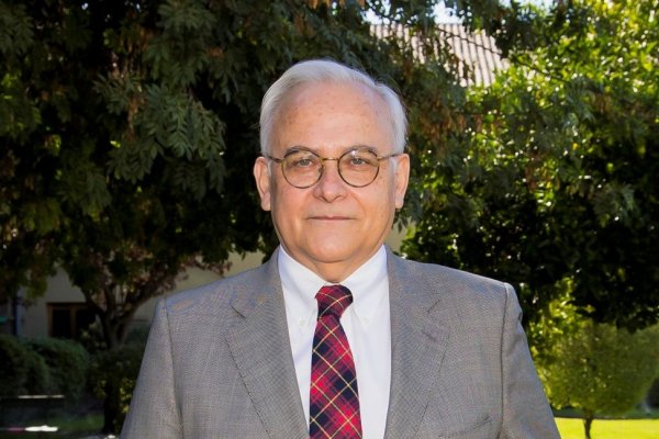 Carlos Vio asume como presidente de la Junta Directiva de la Universidad San Sebastián, en reemplazo de Andrés Chadwick