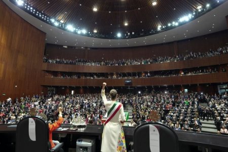 Las primeras medidas de Sheinbaum: reforma a la Constitución, igualdad de salarios y pensiones para mujeres de 60 años