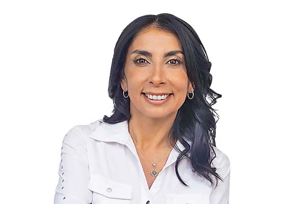 <p>Karla Rubilar, candidata de Chile Vamos: “Recuperaremos la plaza y el centro de Puente Alto, despejando las calles del comercio ambulante”</p>