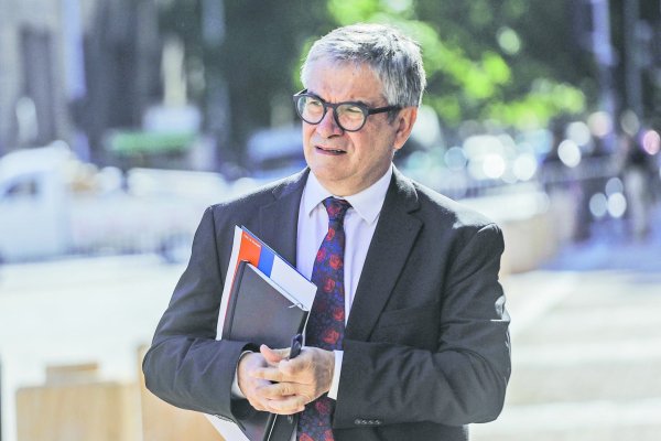 <p>El ministro de Hacienda, Mario Marcel, envió la instrucción a fines de agosto. Foto: Agencia Uno </p>