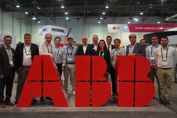 Codelco firma acuerdo con tecnológica ABB para descarbonizar y optimizar sus proyectos